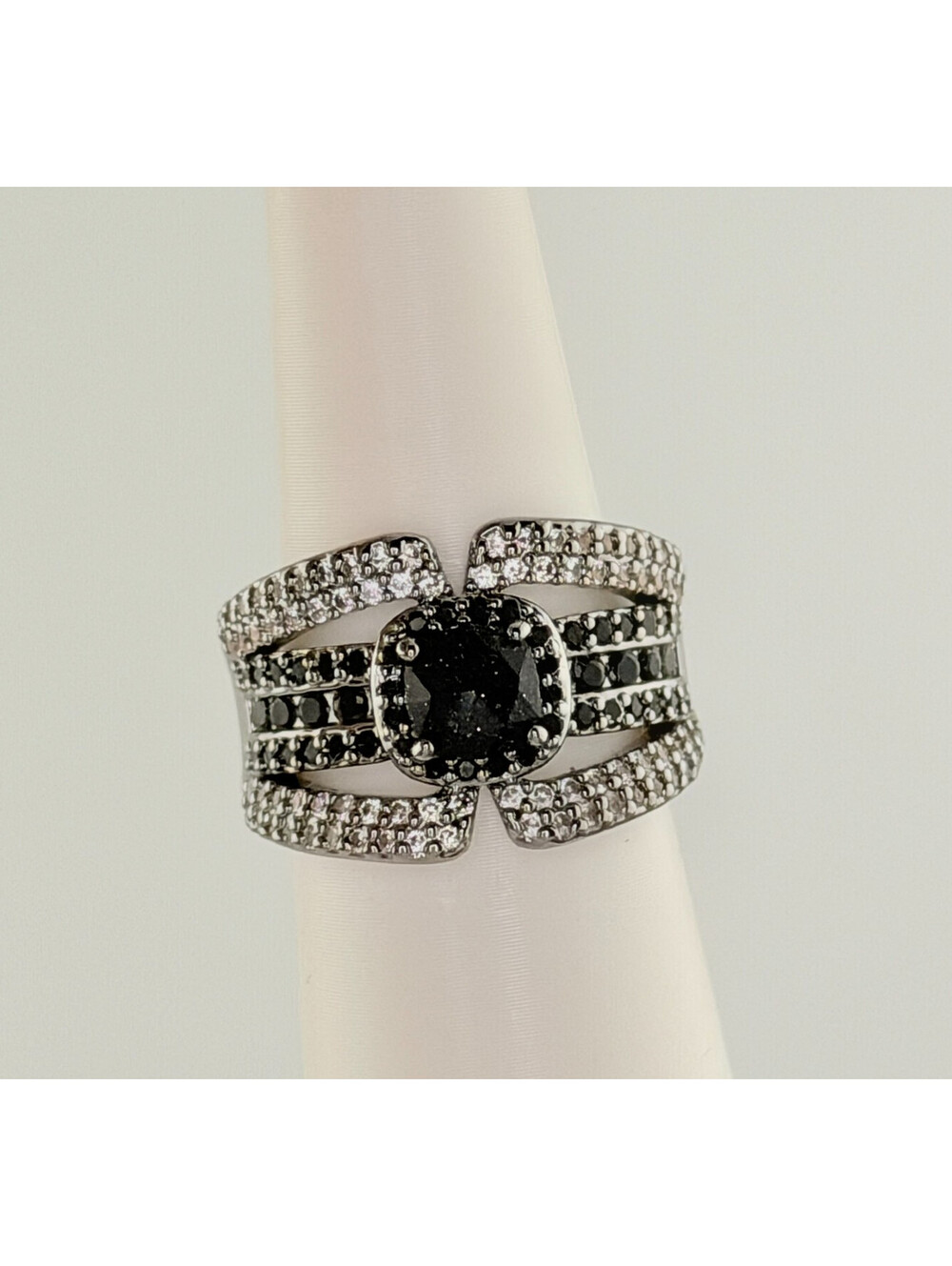 Bomb Party UNTAMED Ring Sz 6 "Pretty Little Hunter" Onyx Sandstone on Hematite